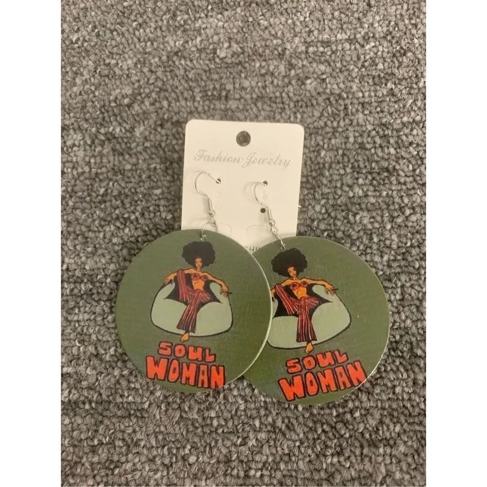 Afrocentric statement earrings  - Picture 3 of 3